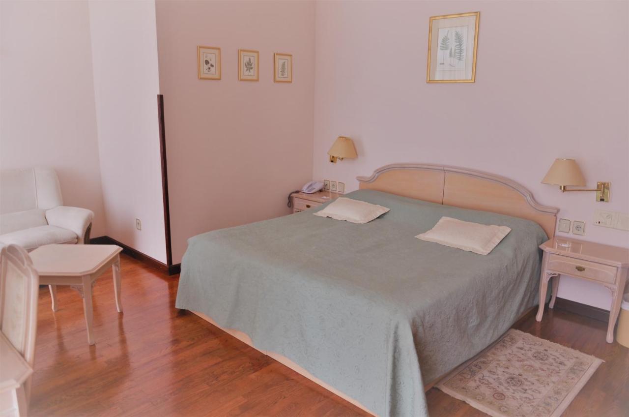 Hotel Mozart Opatija Bagian luar foto