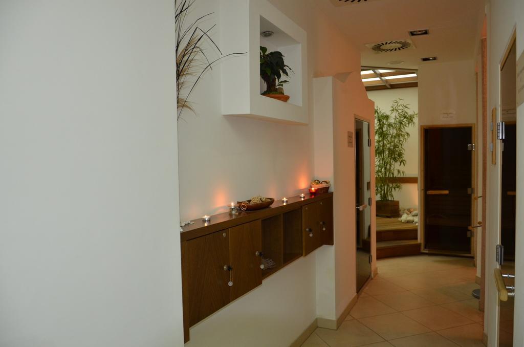 Hotel Mozart Opatija Bagian luar foto