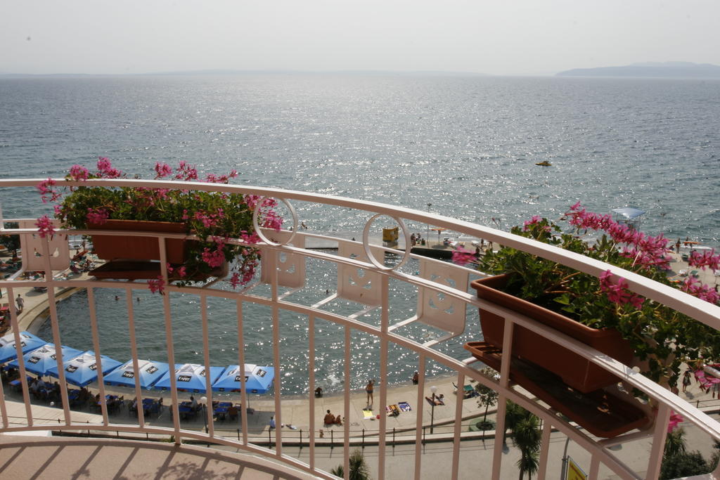Hotel Mozart Opatija Bagian luar foto