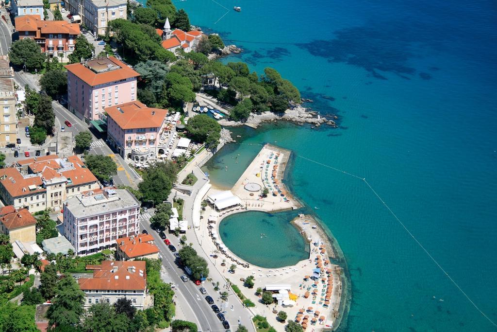 Hotel Mozart Opatija Bagian luar foto
