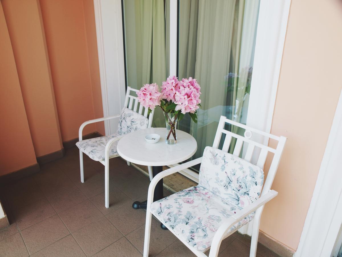 Hotel Mozart Opatija Bagian luar foto