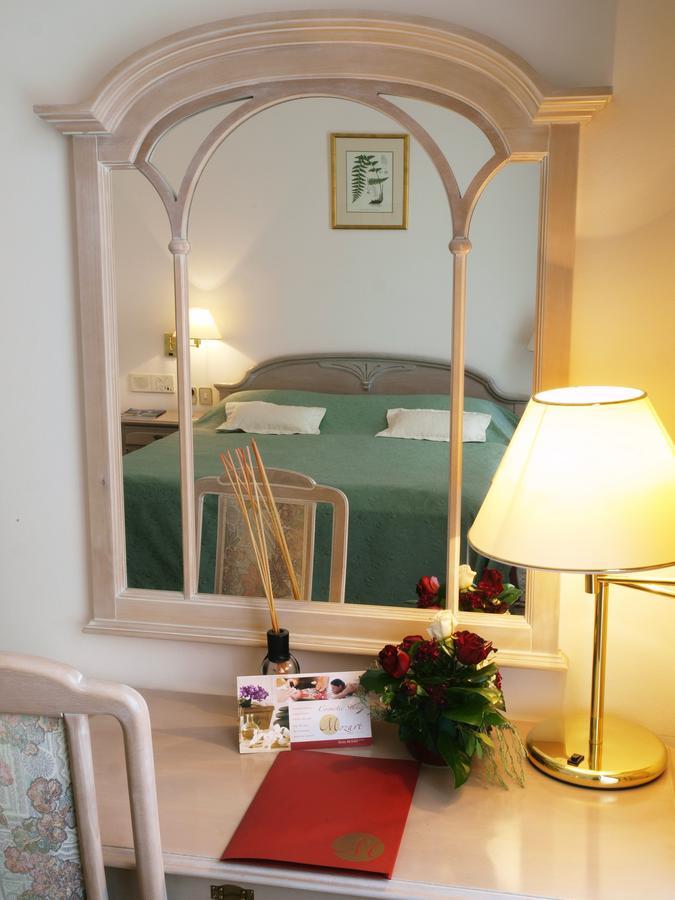 Hotel Mozart Opatija Bagian luar foto