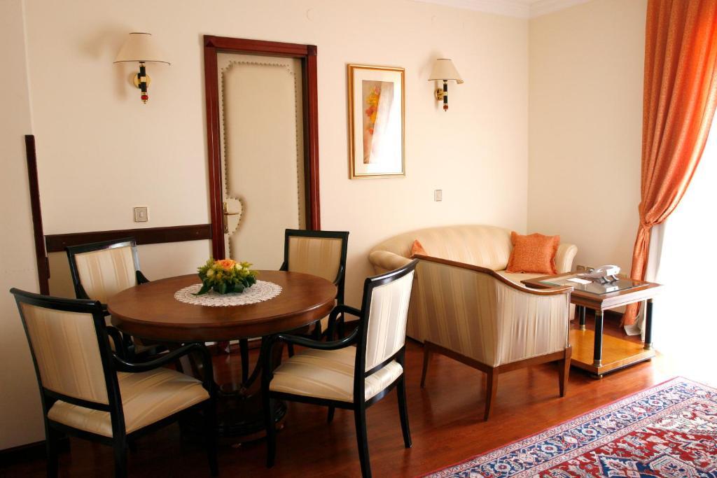 Hotel Mozart Opatija Ruang foto