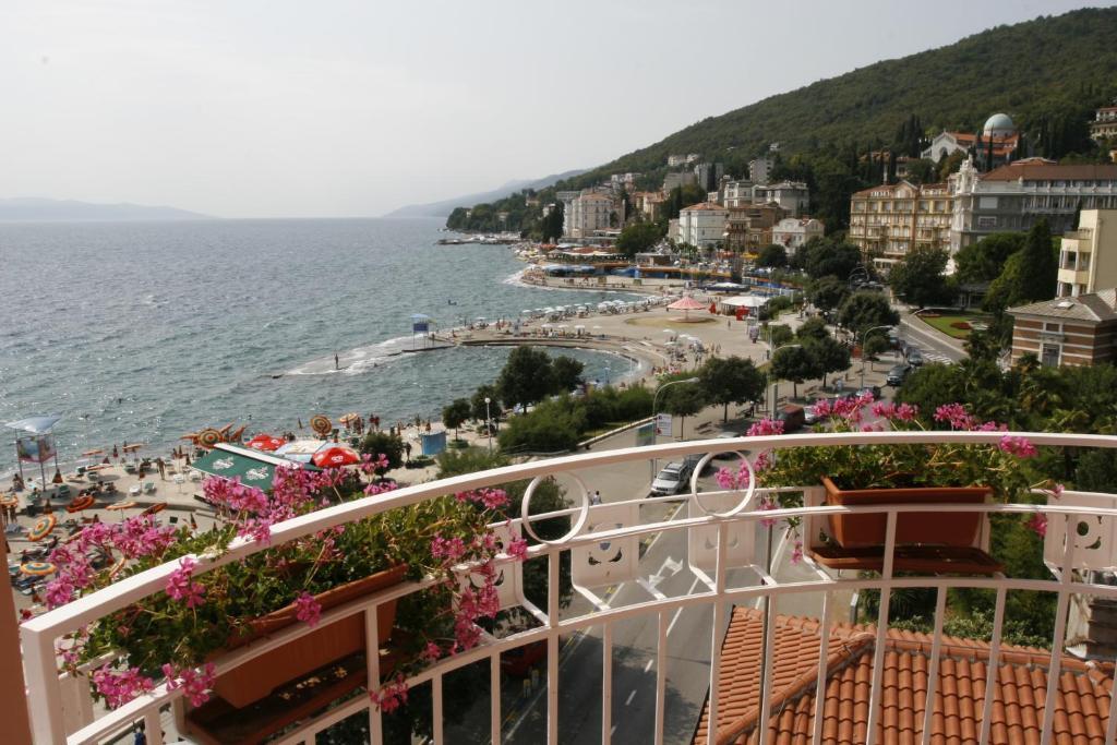 Hotel Mozart Opatija Ruang foto